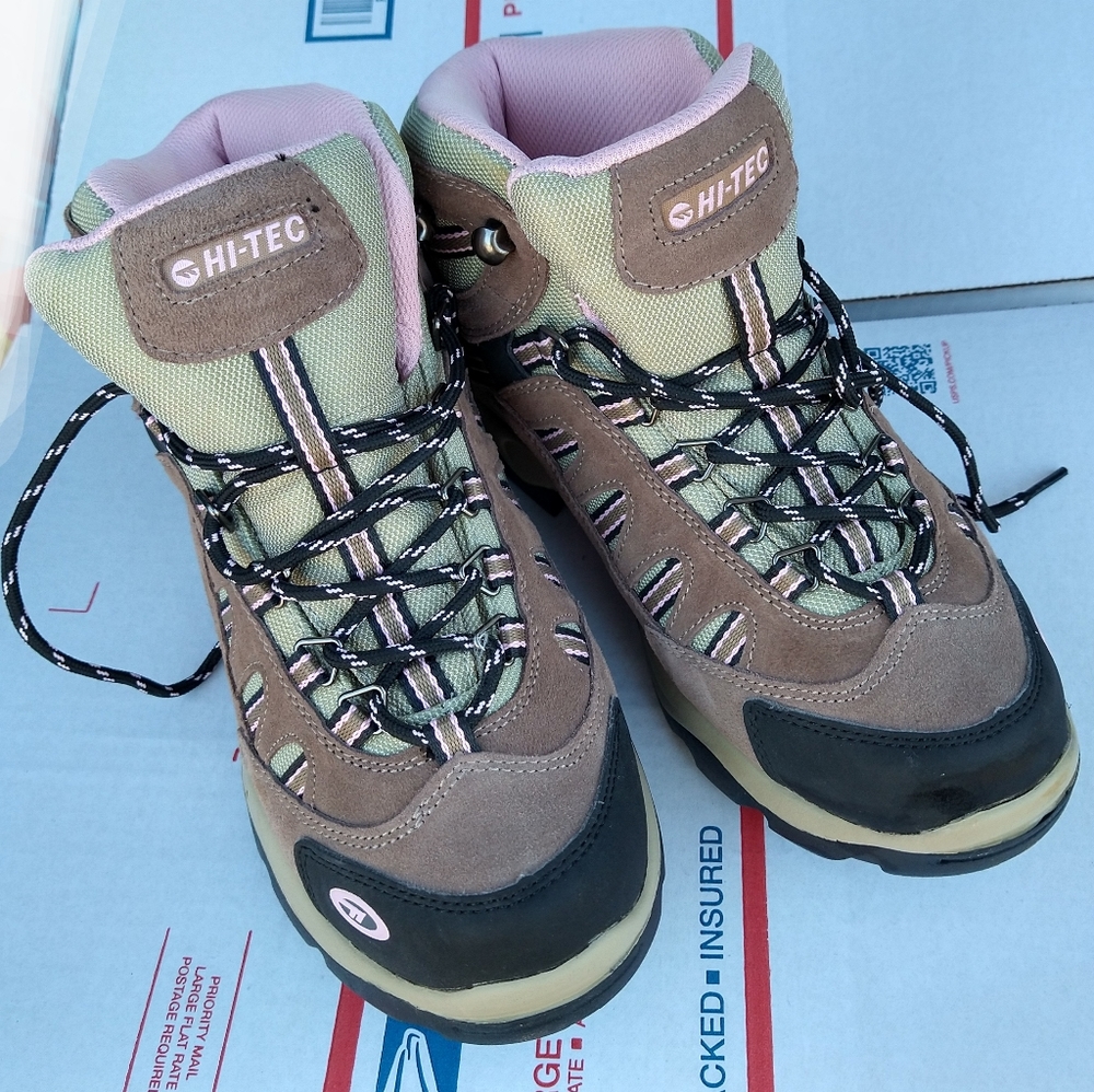 HI-TEC NWT Woman Bandera Hiking Boots Size 8.5